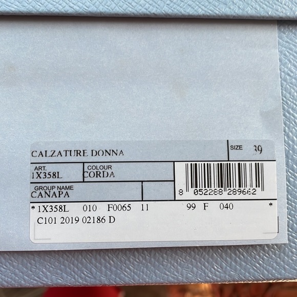 Prada - Picture 8 of 10